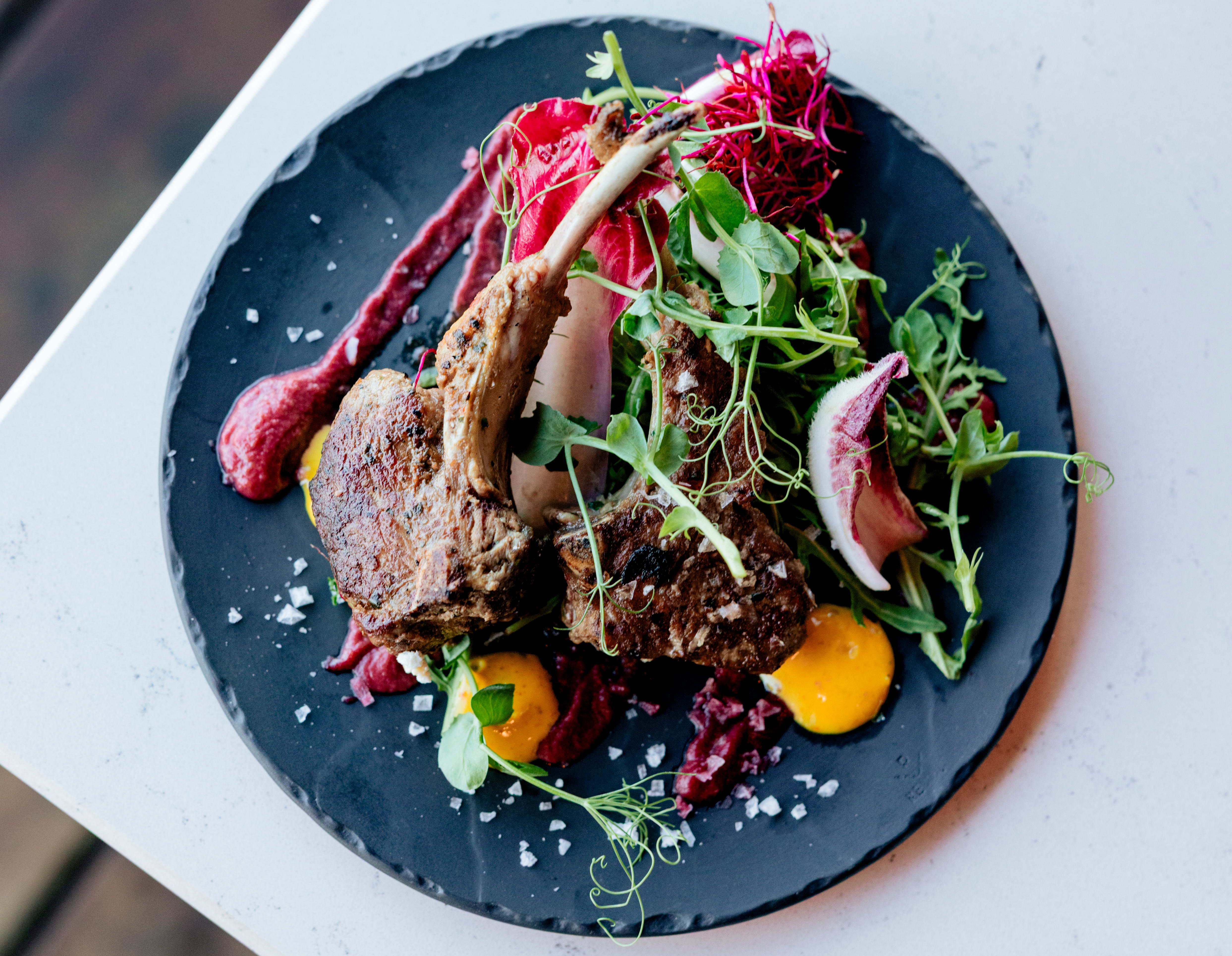 Skuffende lammekarré. 