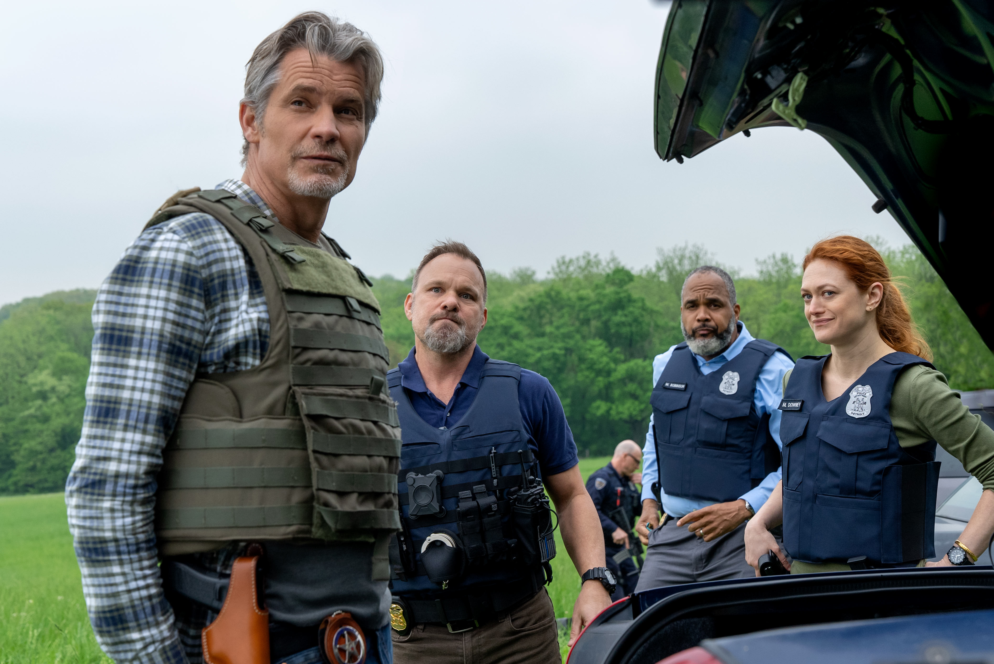 Timothy Olyphant er med fra forrige runde «Justified». Norbert Leo Butz, Victor Williams og Marin Ireland er nye skuespillere når serien får åtte nye episoder. 