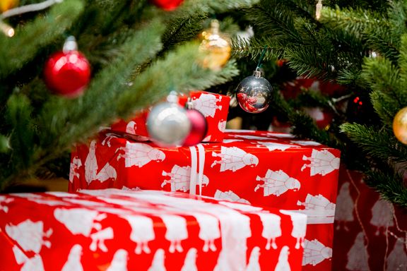 Fortsatt ikke ferdig med årets julegavehandel? Dette ønsker nordmenn seg under juletreet.