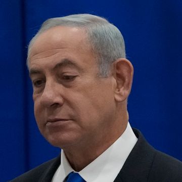 Netanyahu sier han nærmer seg stor seier. Men flertallet kan ryke. 