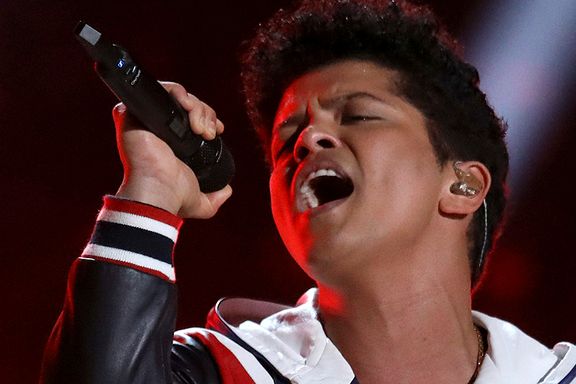 Politiet vil gi konsertgjengere økt trygghetsfølelse – setter inn mer synlig politi rundt Bruno Mars-konsert
