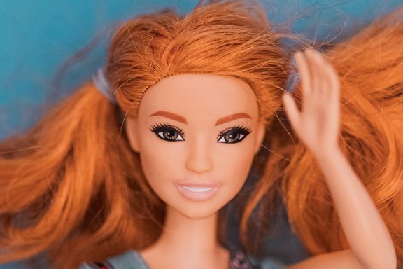Hun er litt mindre «perfekt». Har Barbie tatt innersvingen på kritikerne?