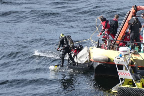 Fant død person i sjøen i Trondheim under øvelse. Er hentet opp. 