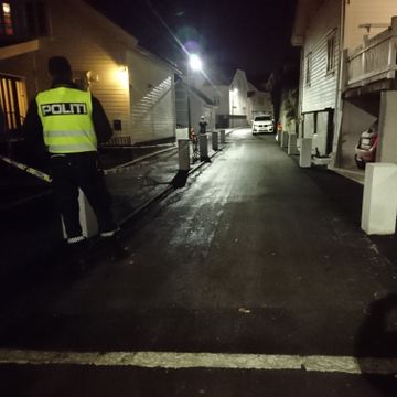 To politibetjenter knivstukket i Egersund