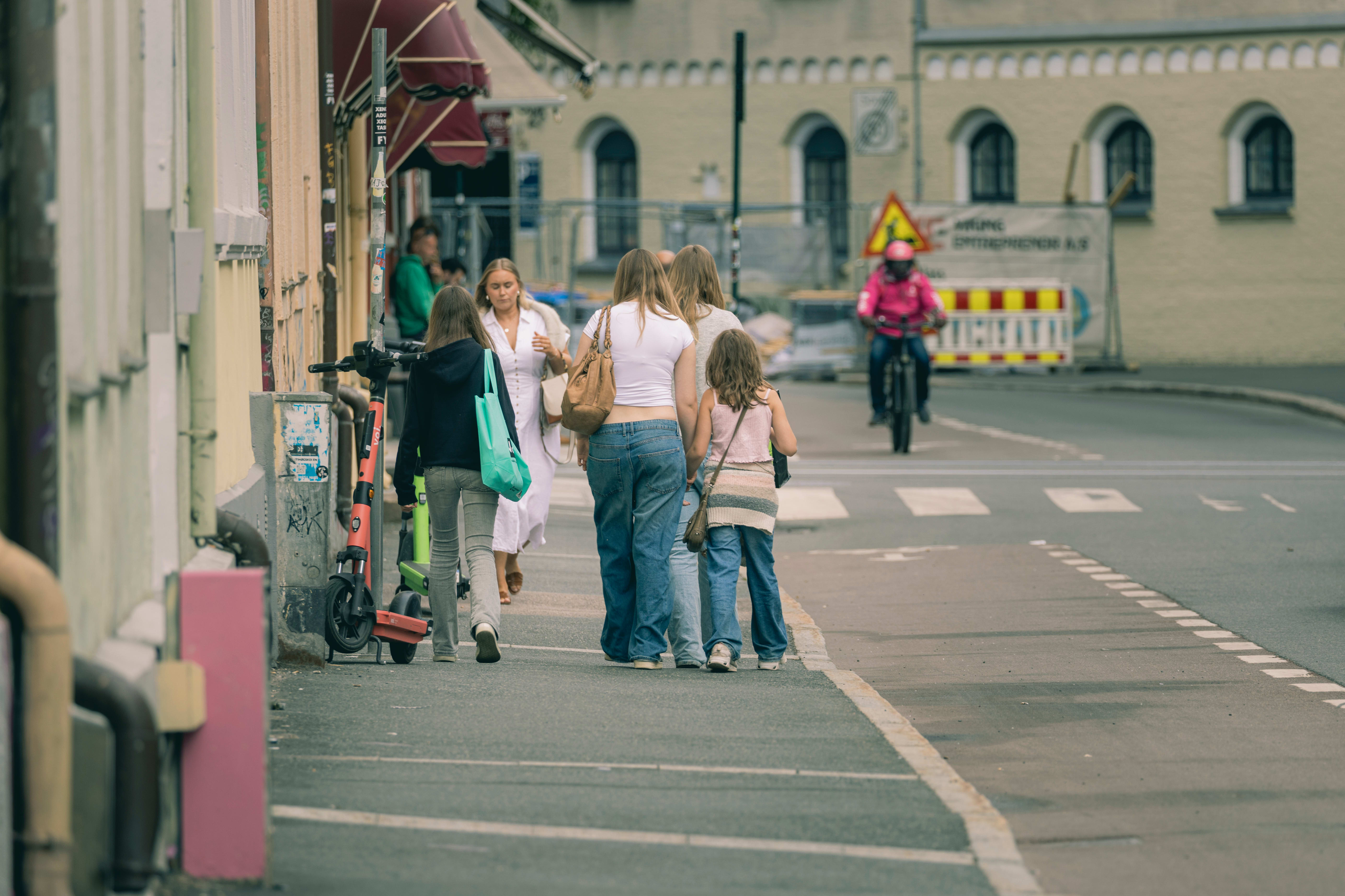 Turister: Respekter vår fortausetikette, så gjengjelder vi tjenesten når vi er på besøk.