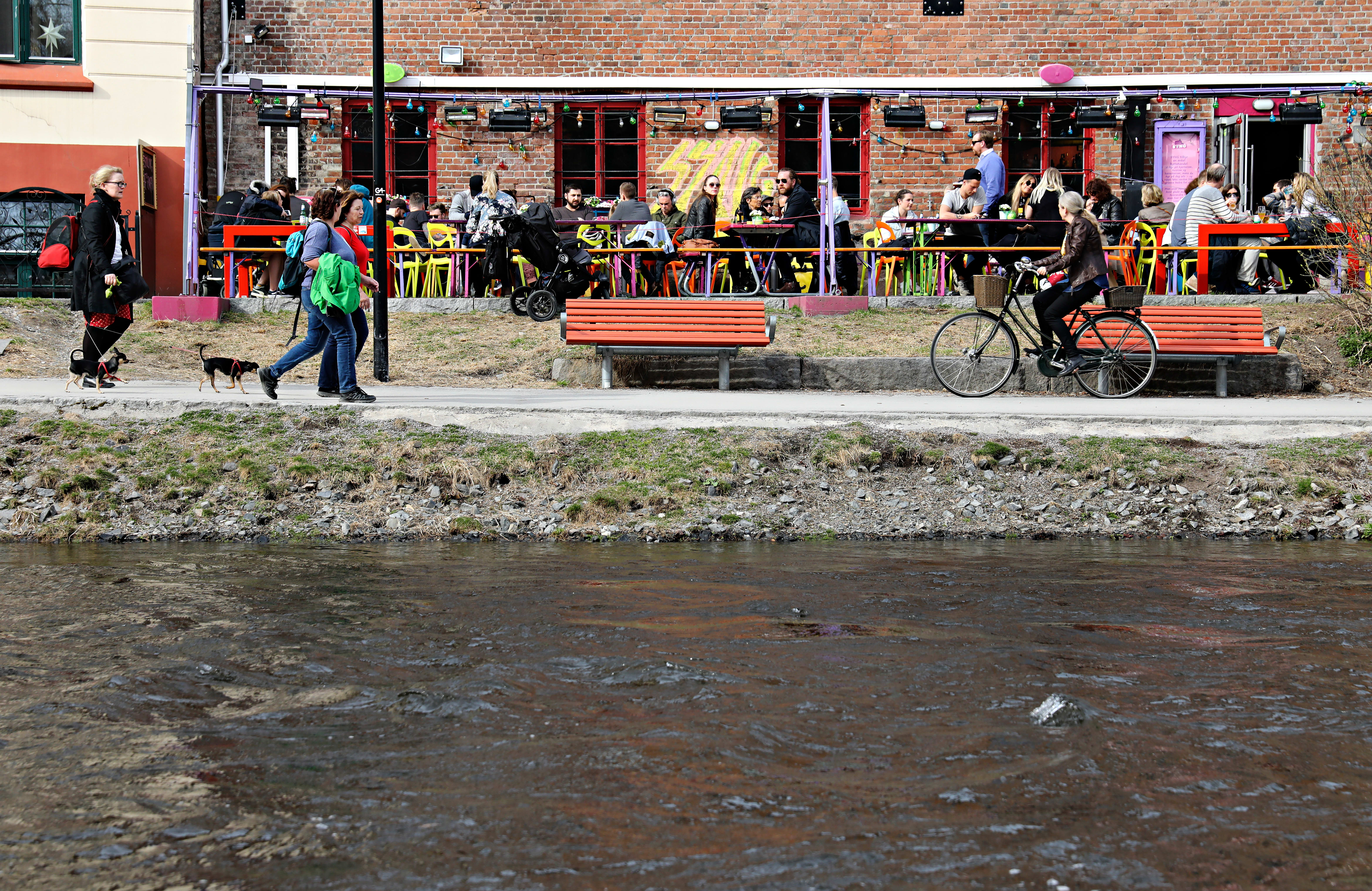 Når du går lei, er det bare å ta turen inn for karaoke.