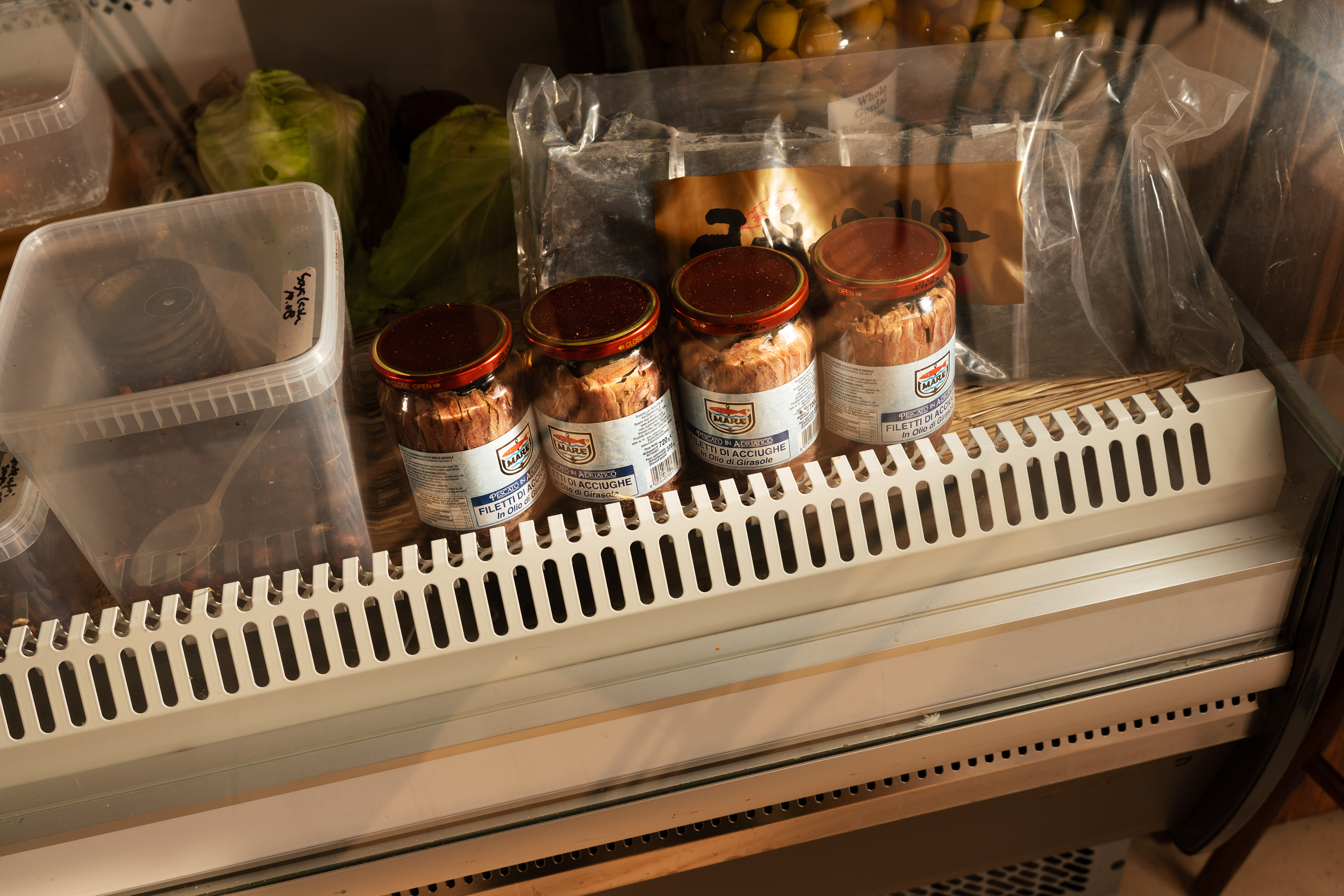 Hvis du skal kjøpe ansjos i butikken, kan det være lurt å sjekke at det faktisk er den fisken du kjøper. 