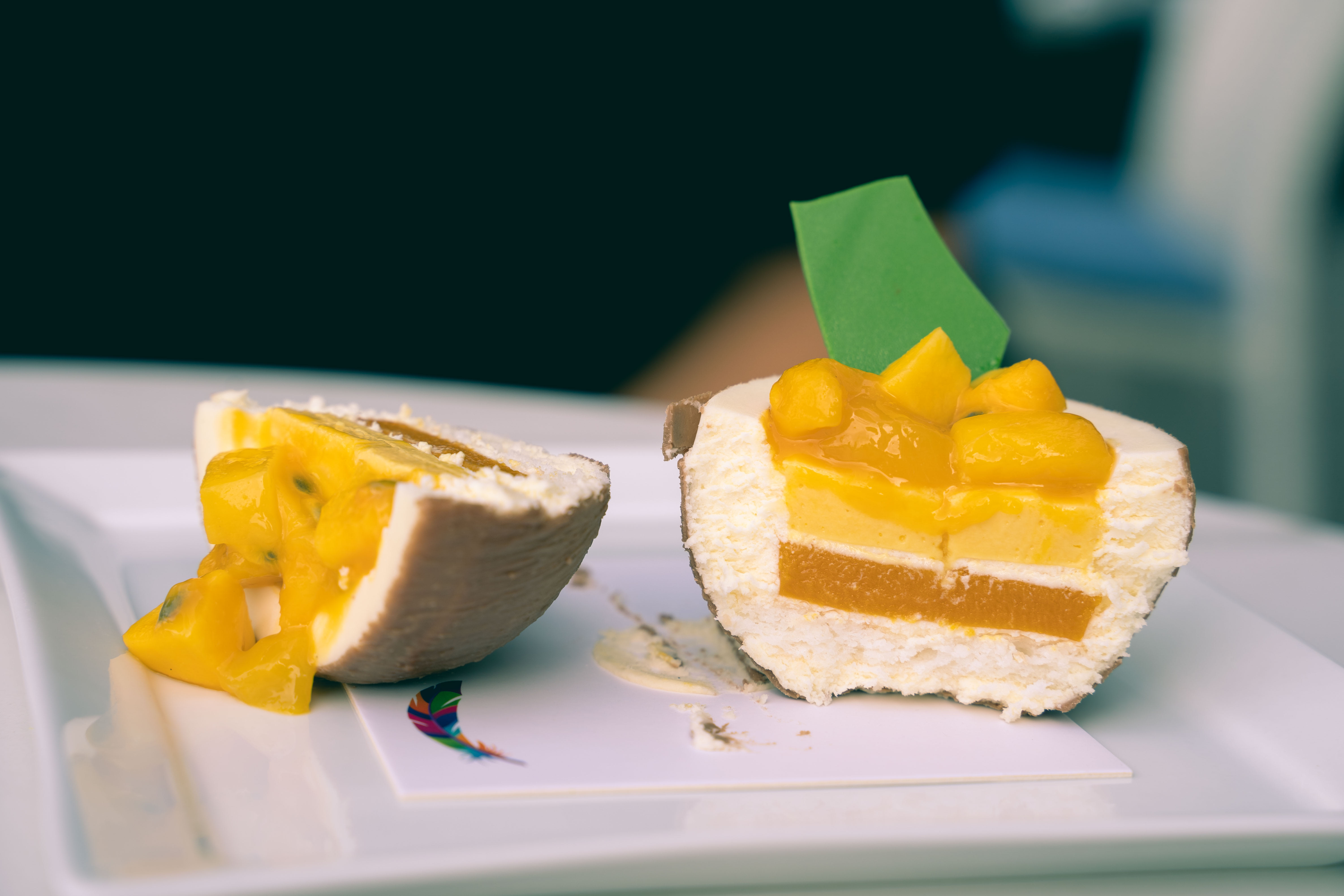 Kokoskaken med mango og pasjonsfrukt var favoritten blant de tre kakene vi smakte.