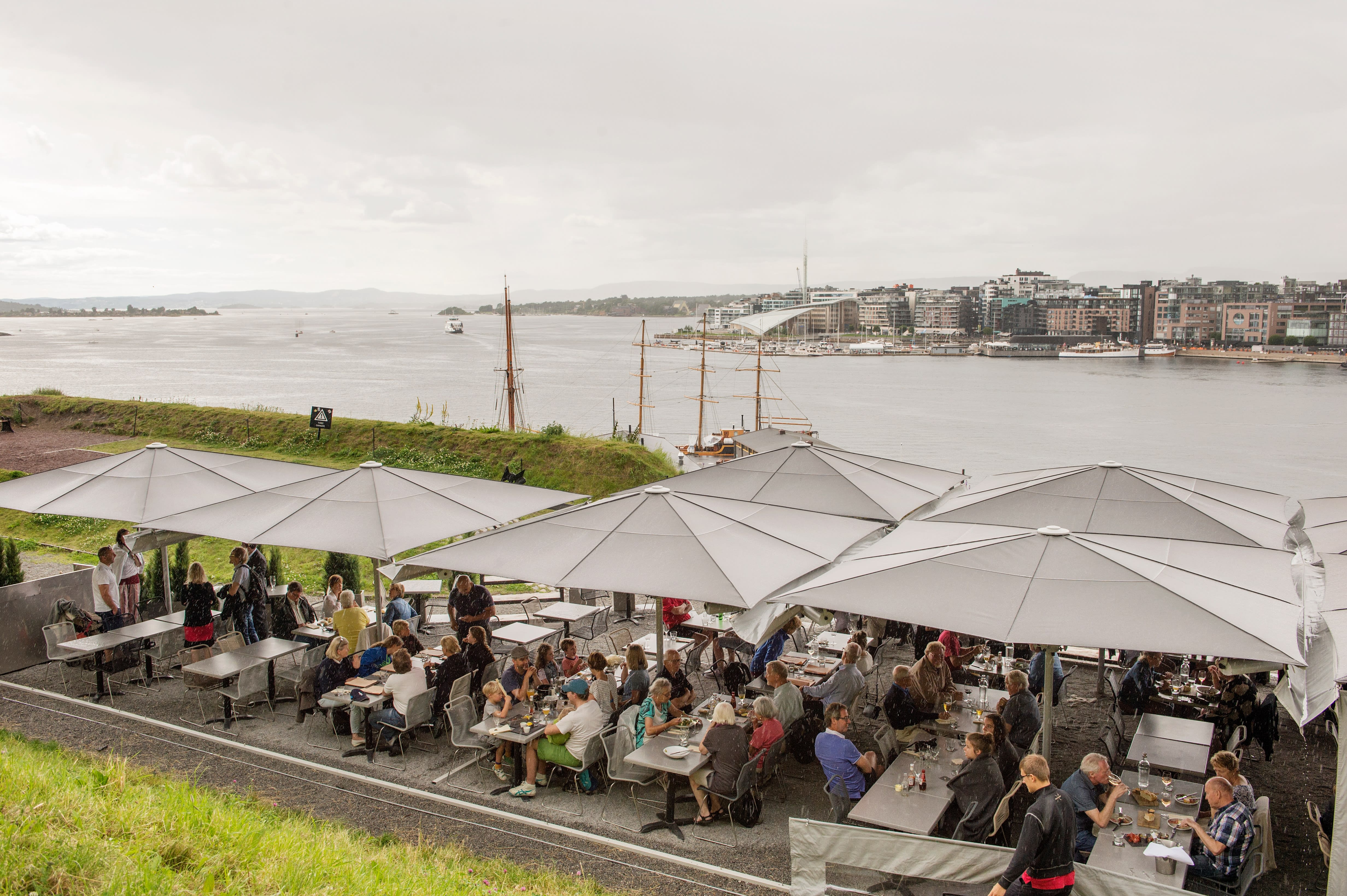 Uteserveringen er populær.