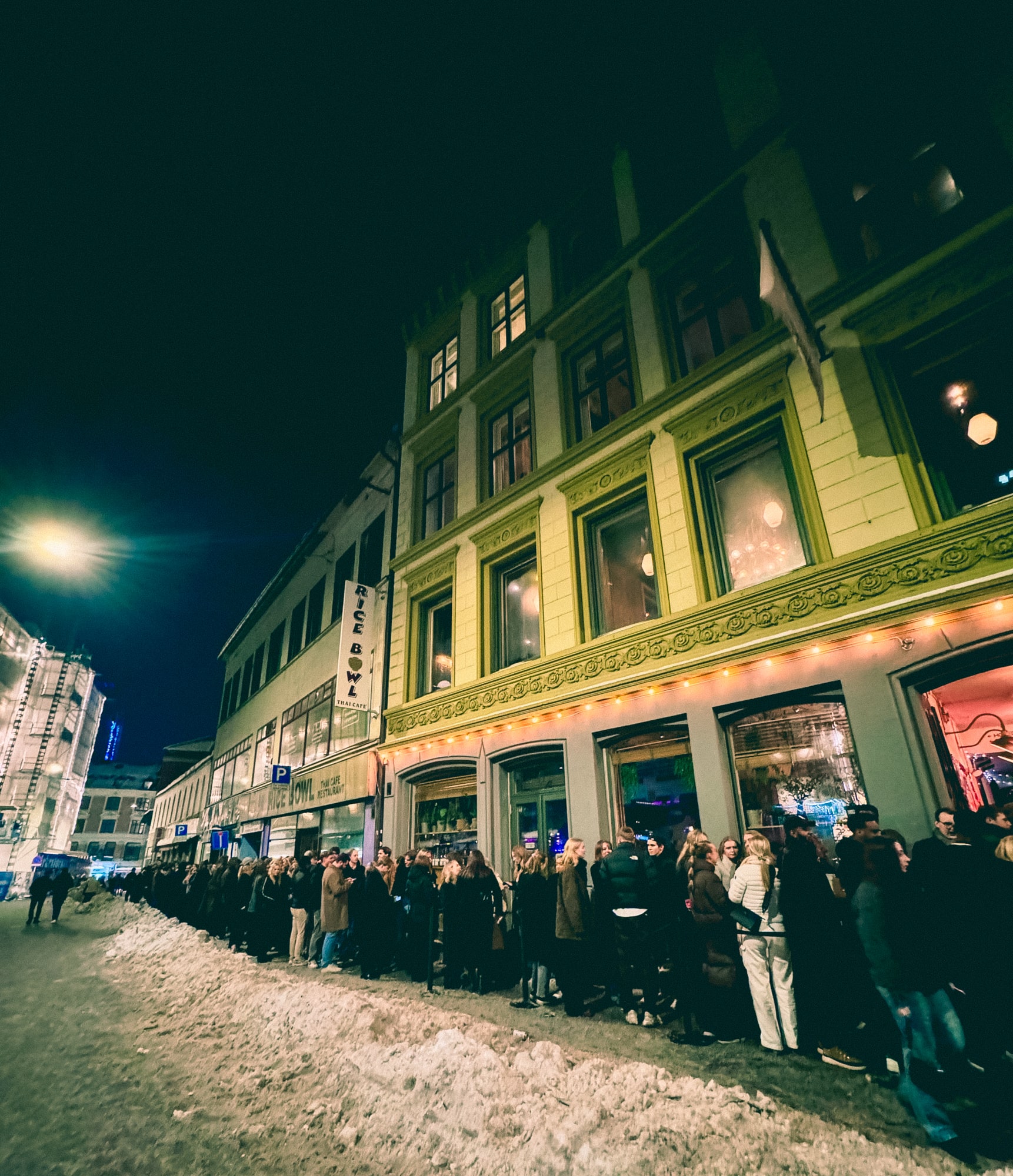 Ja, køen er lang. Men kanskje verdt det? 