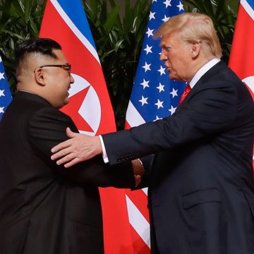 Trump sier han vet hvordan det går med Kim. Men han vil ikke fortelle noe.