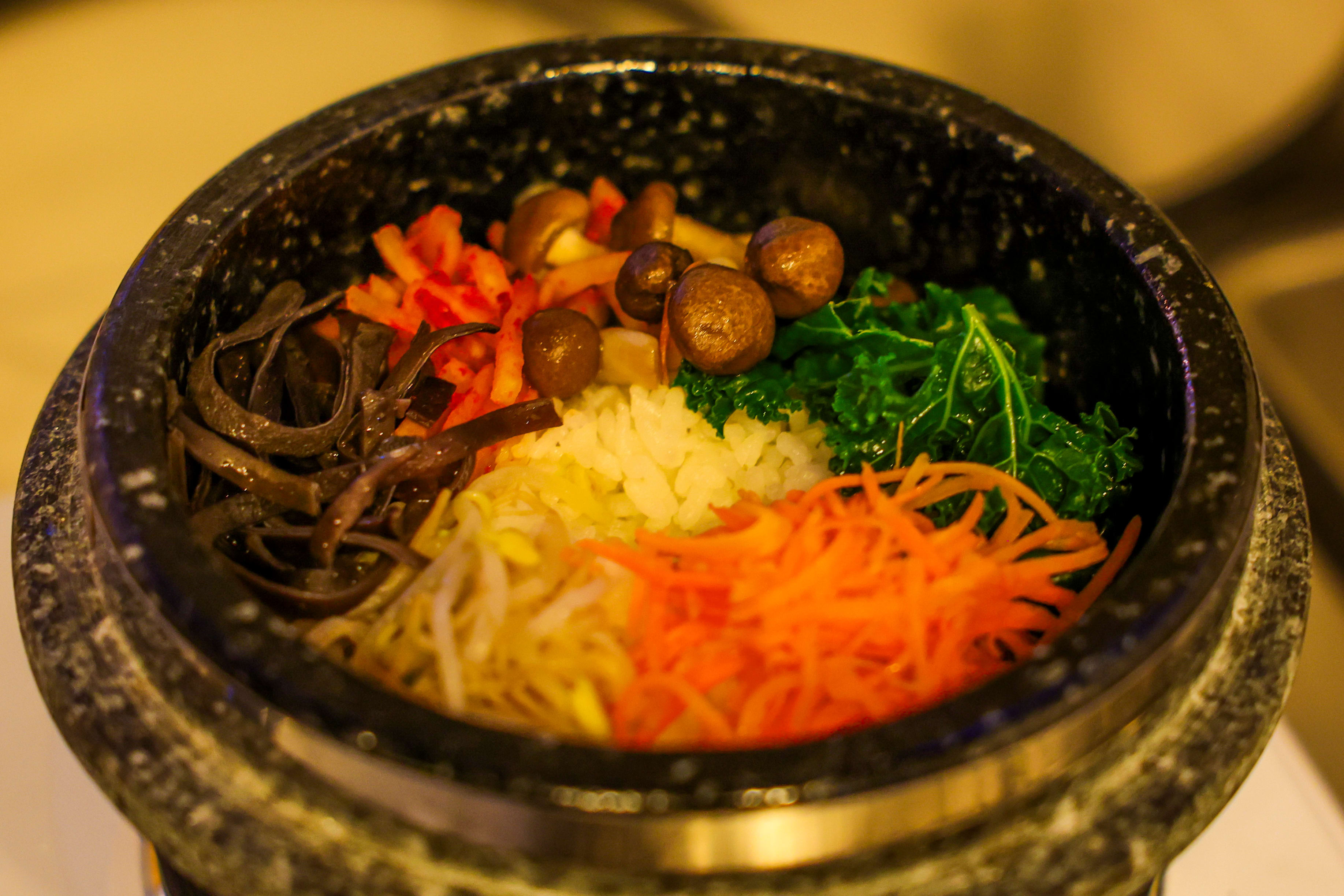 En stenbolle freser når den blir servert. 