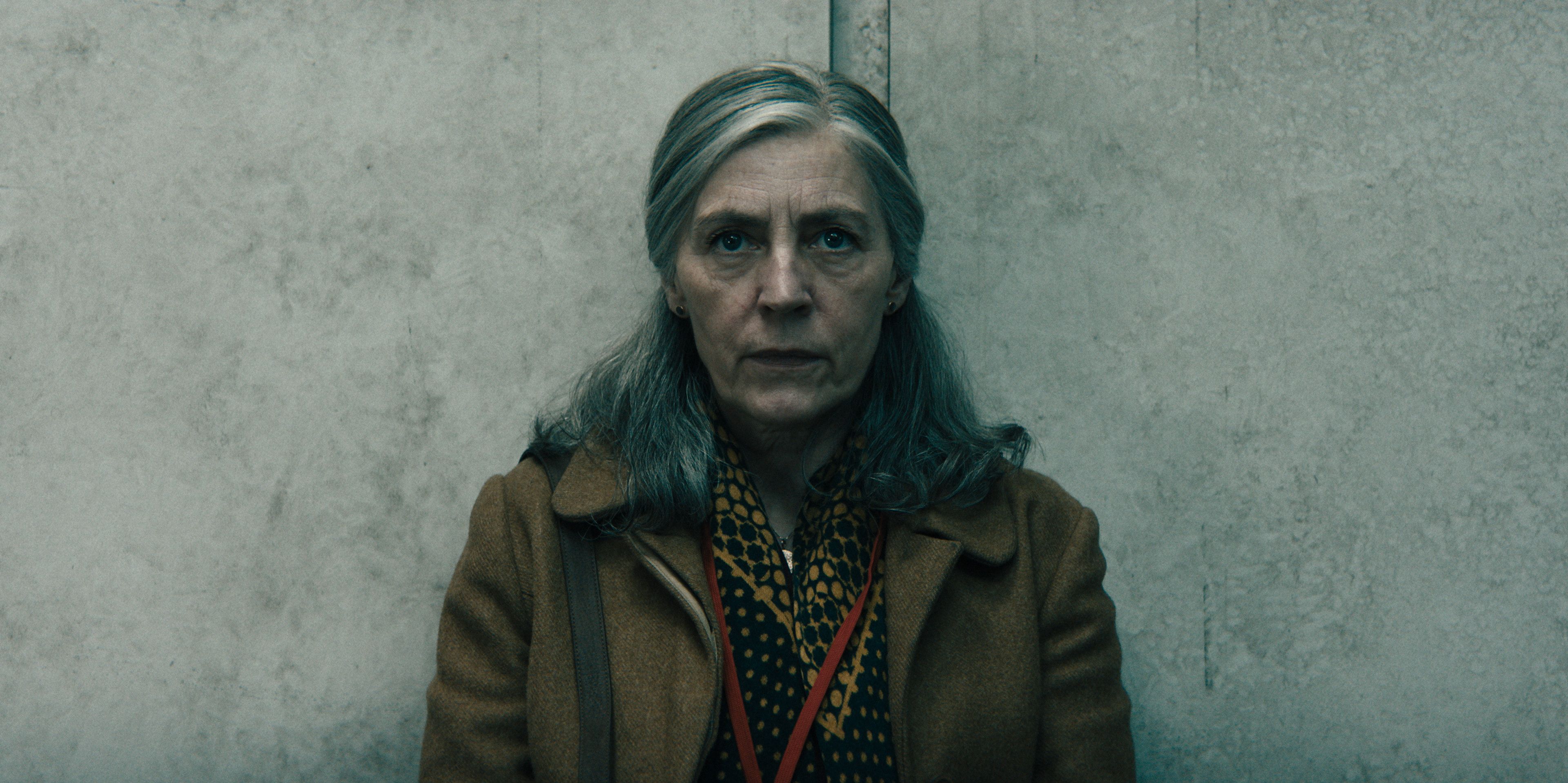 Catherine Standish (Saskia Reeves) har fortsatt veldig lyst på rødvin.