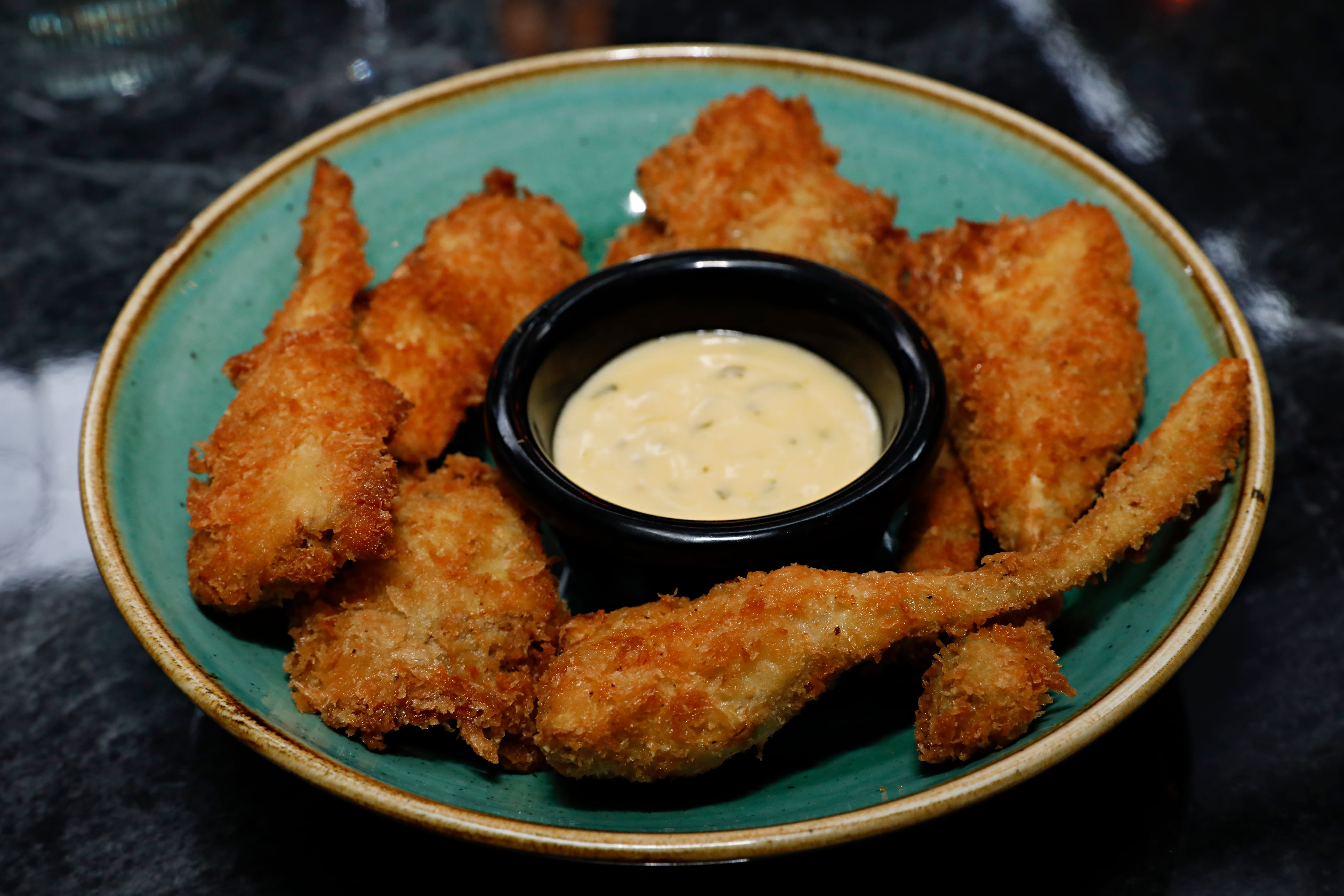 Friterte artisjokker med bearnaise.