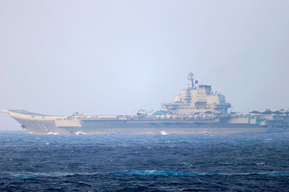 Kinesisk hangarskip seiler nær naboøy: – Hvis vi må føre krig, vil vi føre krig