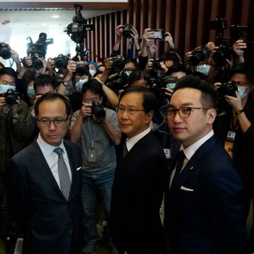 Hongkong-politikere utestenges fra parlamentet – 19 kolleger truer med å gå av i protest