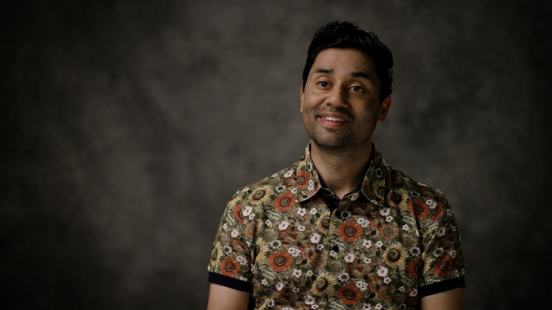 Noman Mubashir forteller om sine erfaringer mellom to kulturer. 