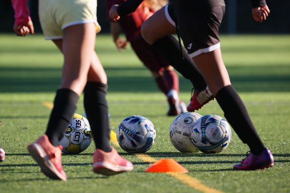 Går knallhardt ut mot smitteverntiltak i fotballen: – Dette er distrikts- og jentefiendtlig