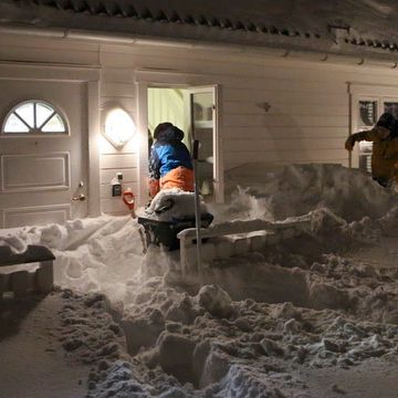  Flere hundre evakueres i Lofoten på grunn av skredfare 