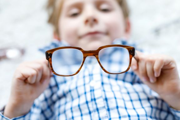 Stor usikkerhet og uro om barnebriller. 1. mars kommer de nye reglene. 
