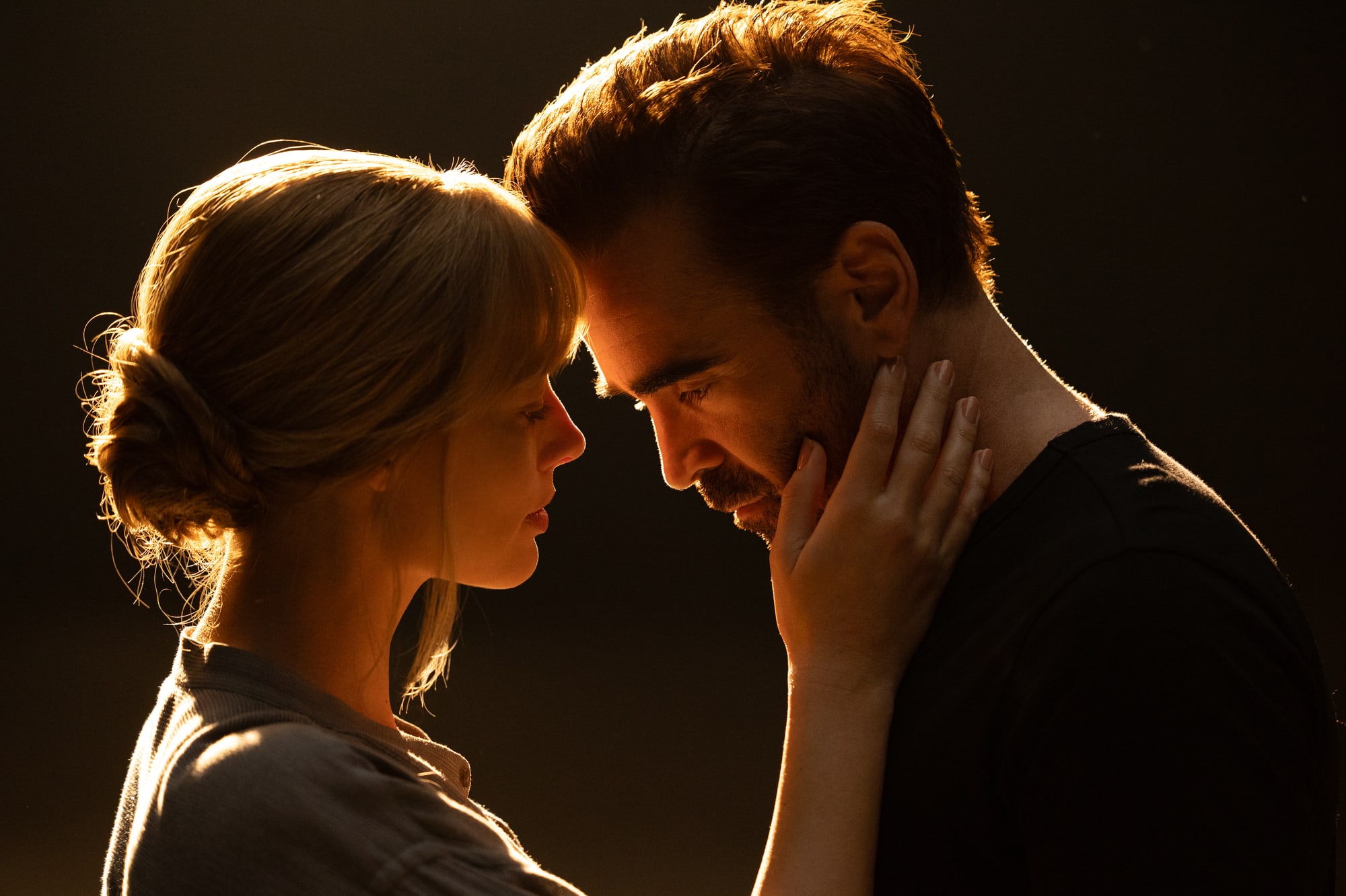 Noen av scenene foregår på en helt nedstrippet scene.