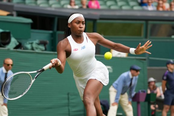 Wimbledon snur etter 138 år: Får bruke farget undertøy