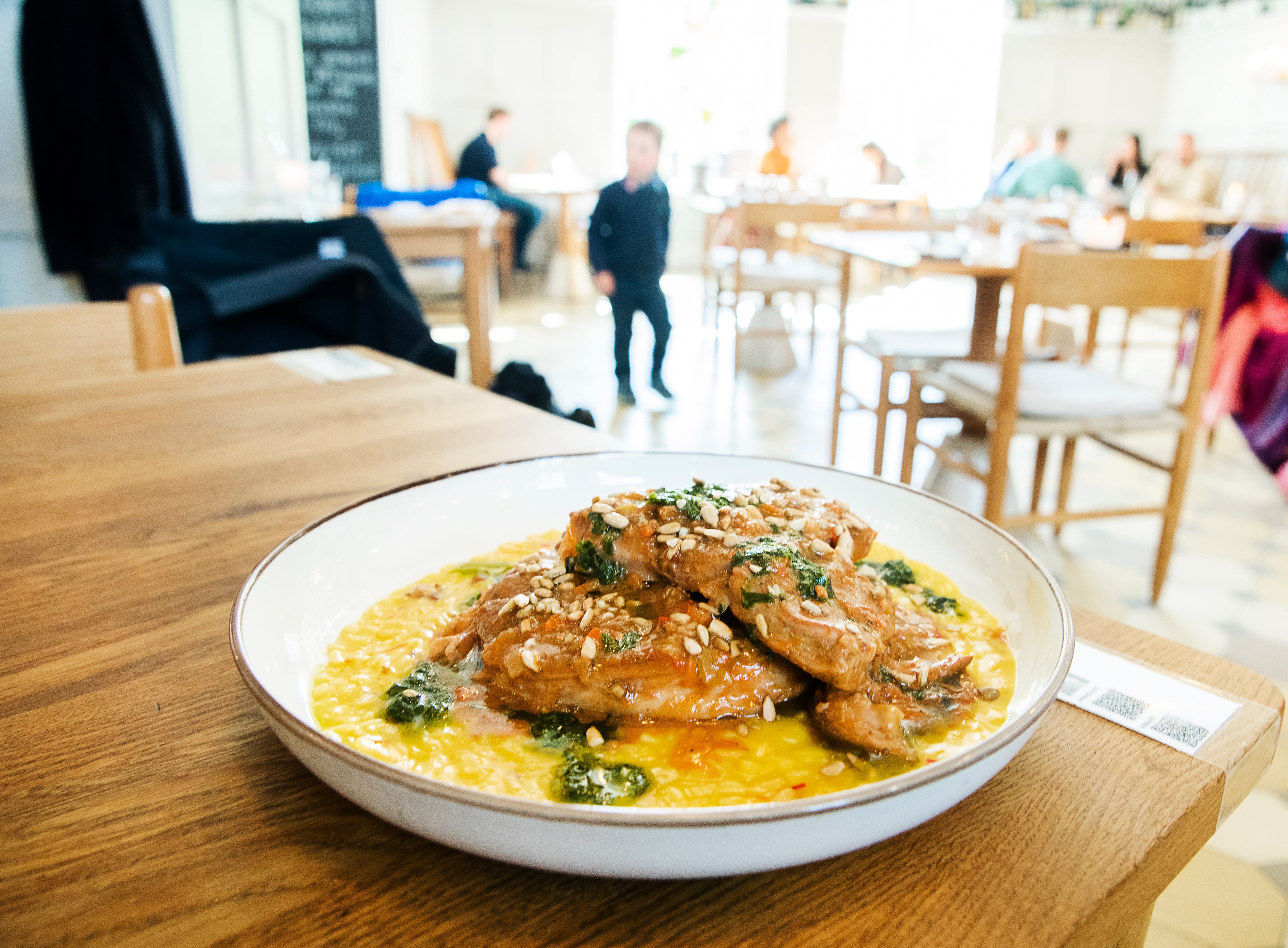 Ossobuco – kalveskank med risotto milanese – er himmelsk.