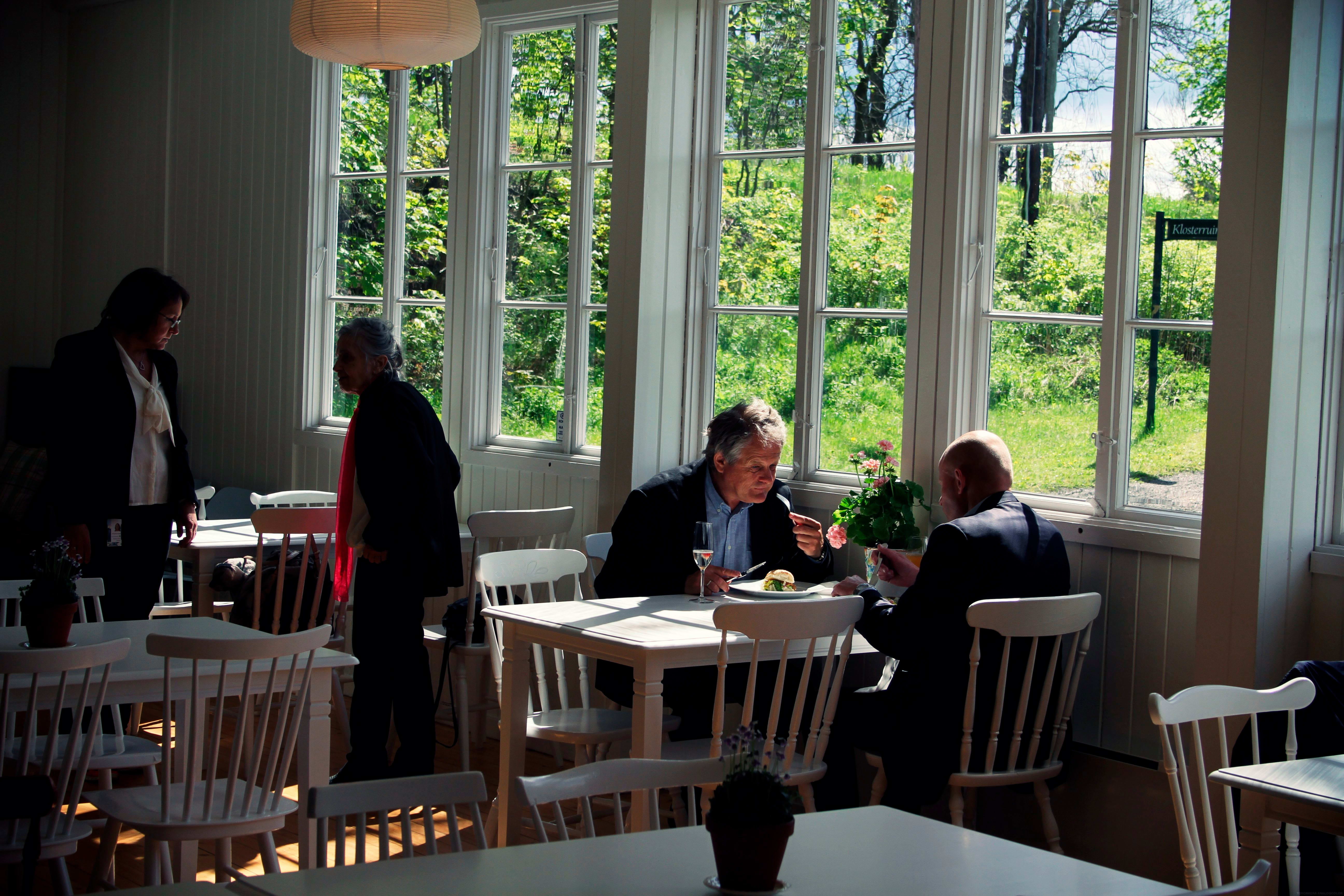 Lokalene på Klosterkroa ligger vakkert til. Nå skal de nye eierne få sette sitt preg.