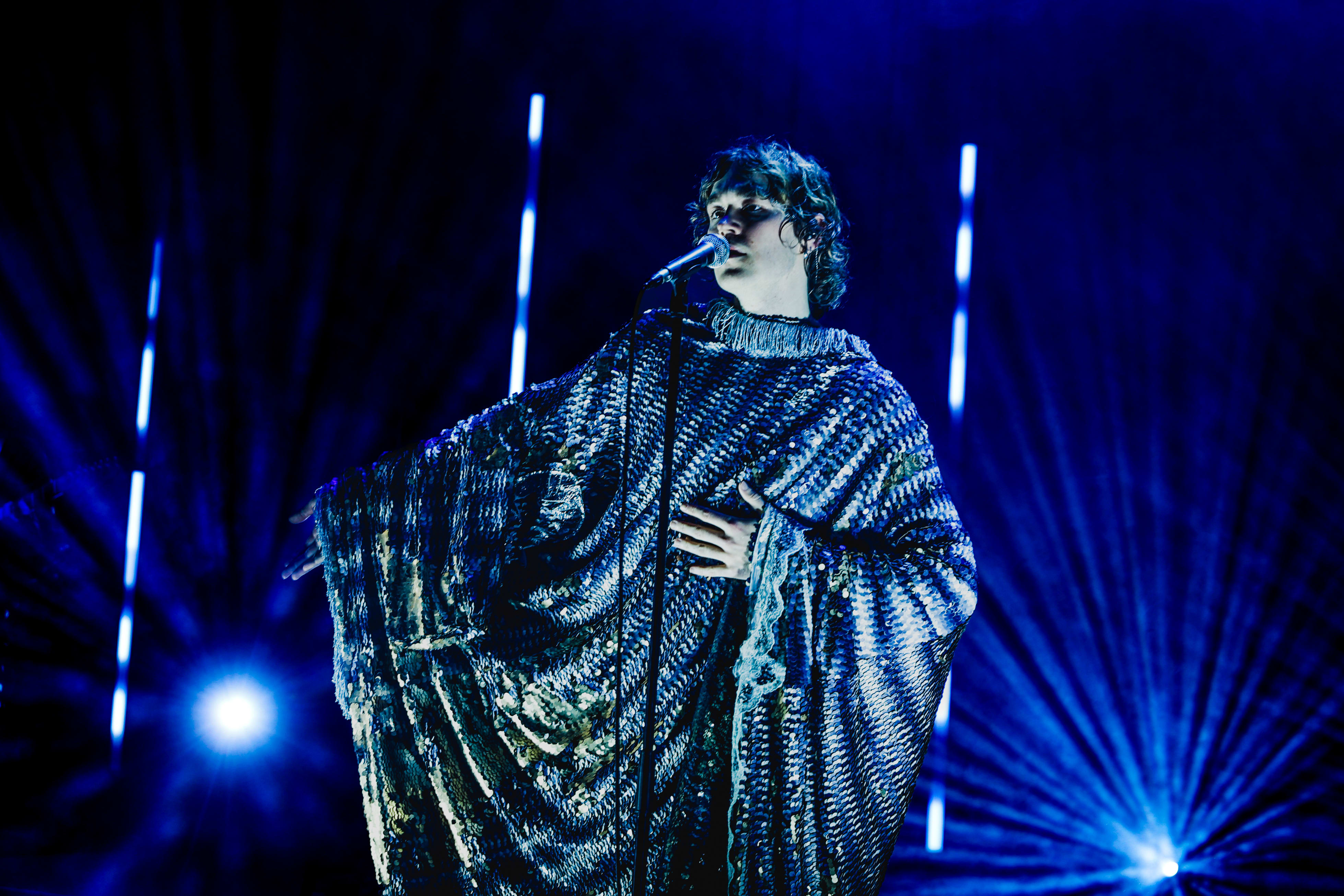 Metteson er kjent for flotte sceneantrekk.