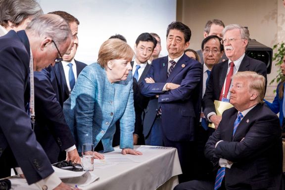 Bildet hvor hun taler Trump midt imot, er ikonisk. Etter 5860 dager er det slutt for kansler Angela Merkel.