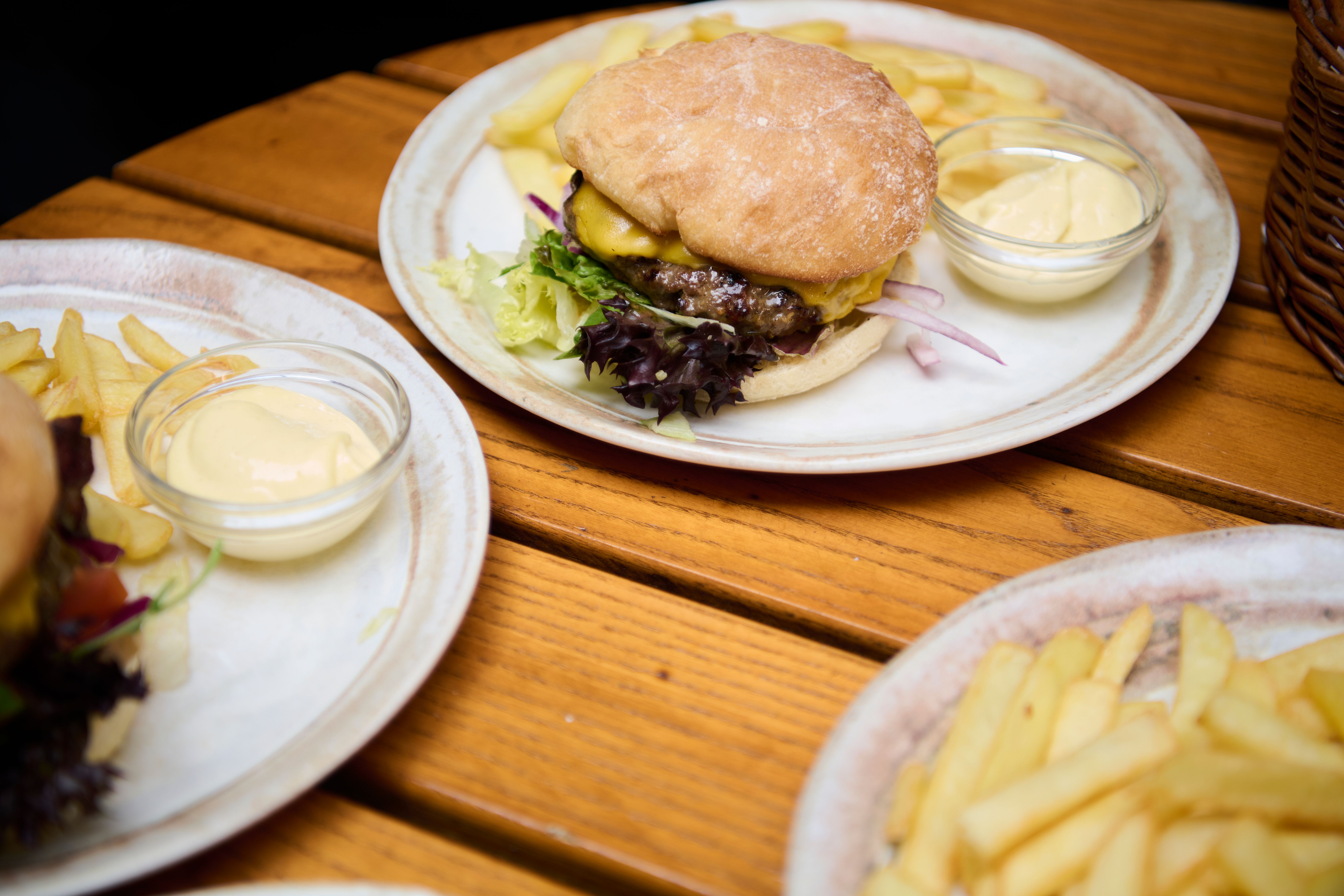 Café Sara har 60 retter på menyen. Vi testet alle sammen.