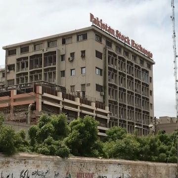 Minst sju drept i angrep på børsen i Karachi