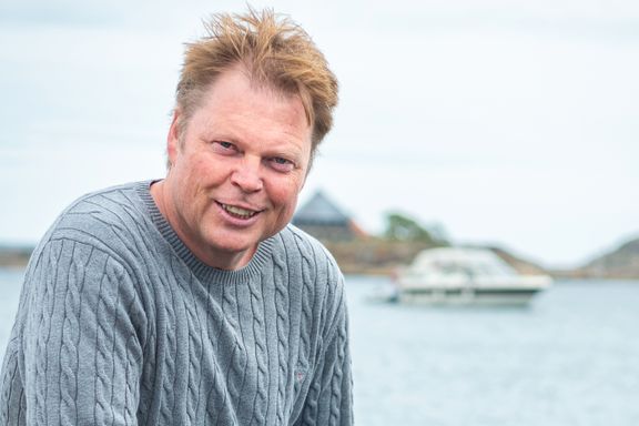 Sammen med Petter Stordalen går Jørn Lier Horst mot strømmen i bokbransjen
