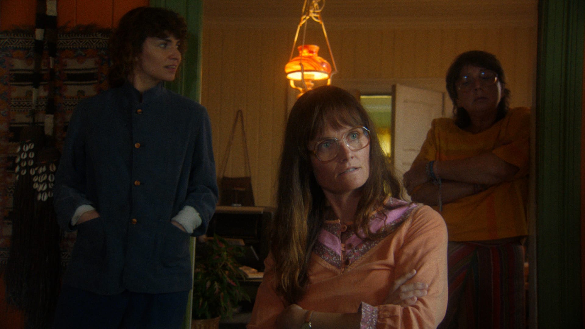 Livet i hippiekollektivet har sine krevende sider. Her med Ida Elise Borch, Pernille Sørensen, Ingvill Marie Nyborg