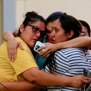 19 barn og 2 voksne drept i skoleskyting