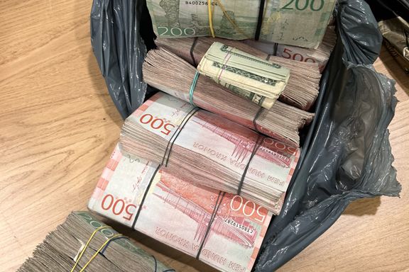 4,2 millioner svenske kroner ble funnet i plastposter på grensen