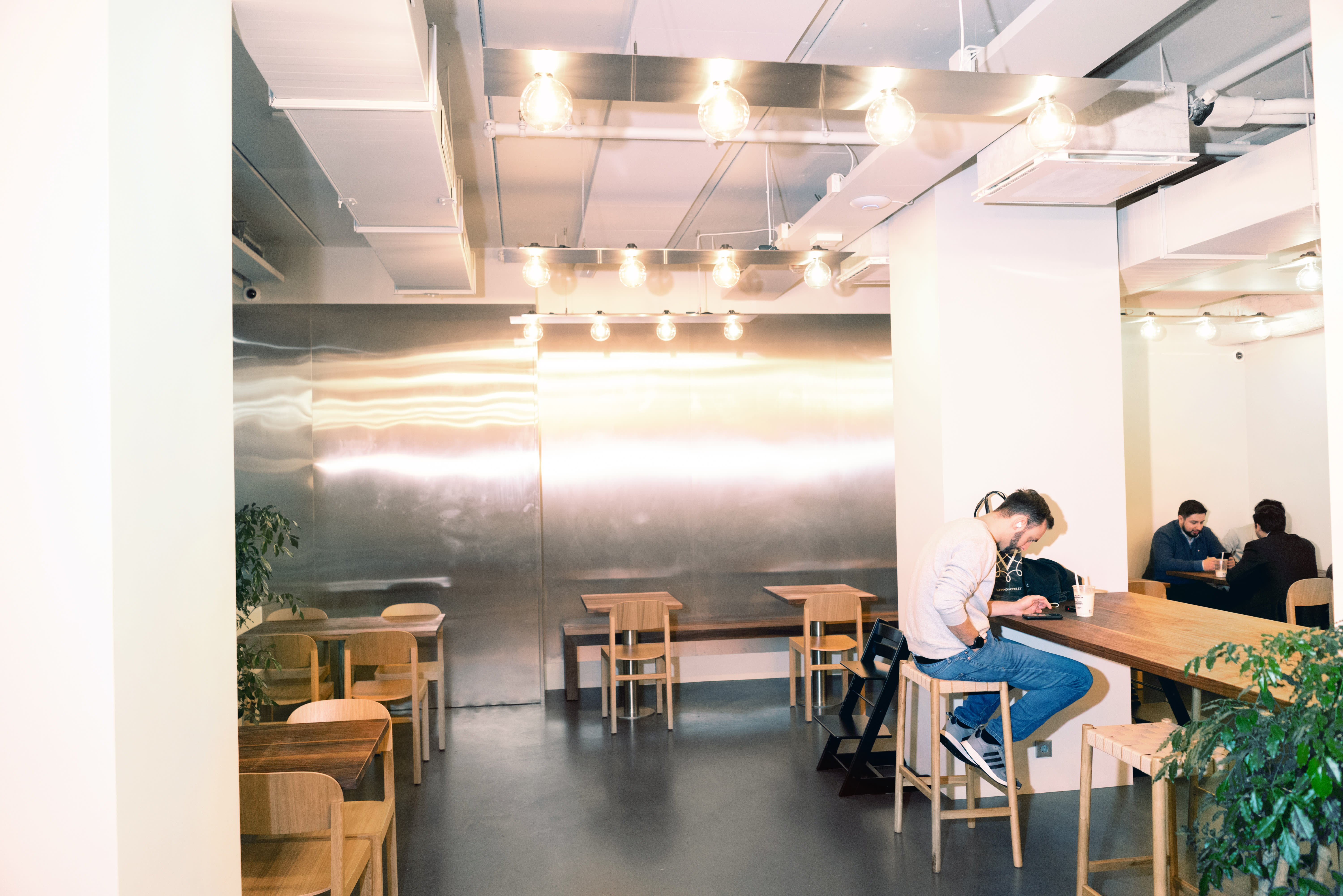 Designlokale uten sjel gjør spiseopplevelsen til en trist affære.