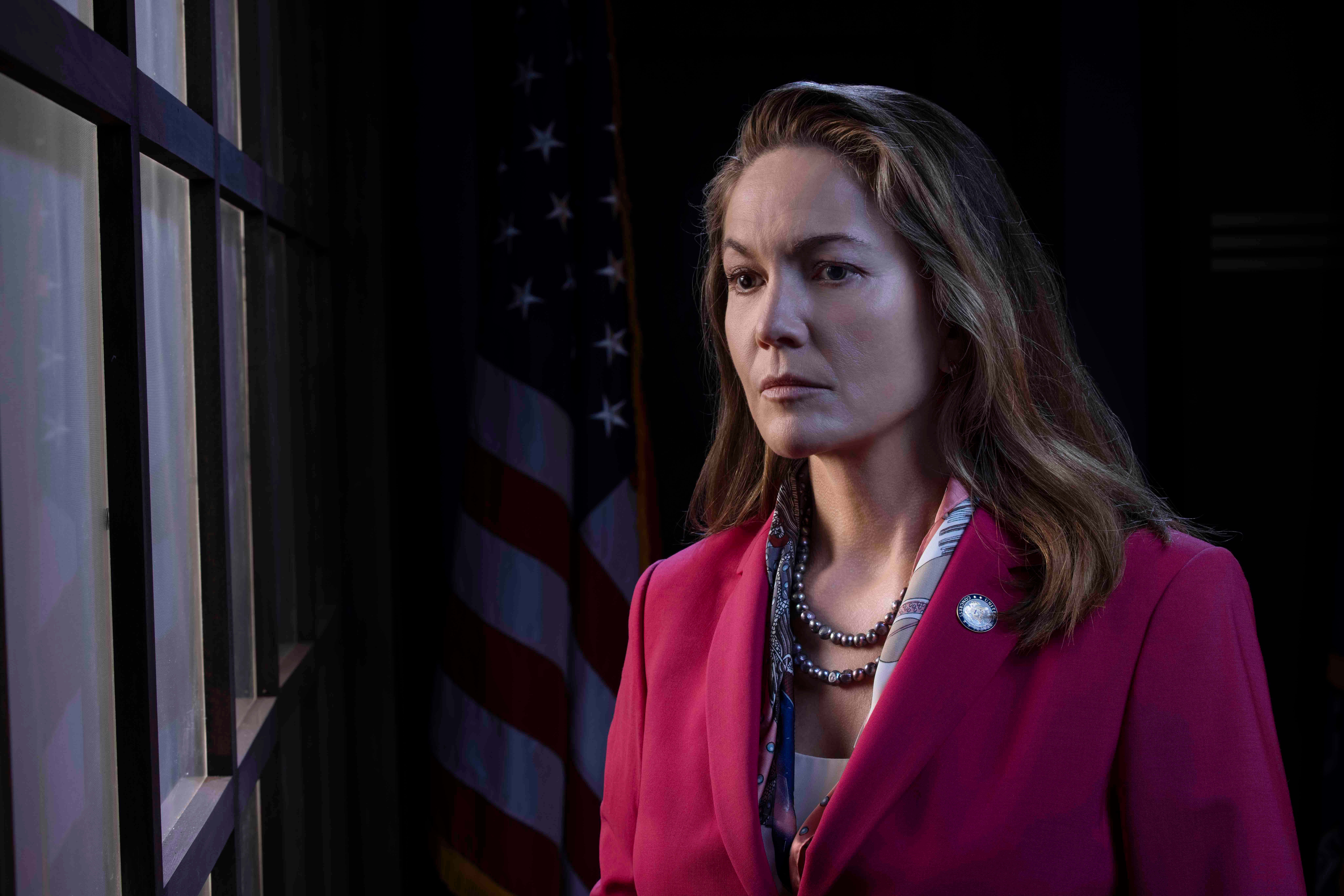 Senator Jennifer Brown (Diane Lane) blir plutselig USAs president. 