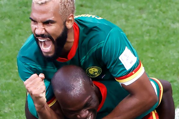 Kamerun og Serbia delte poengene i ellevilt drama