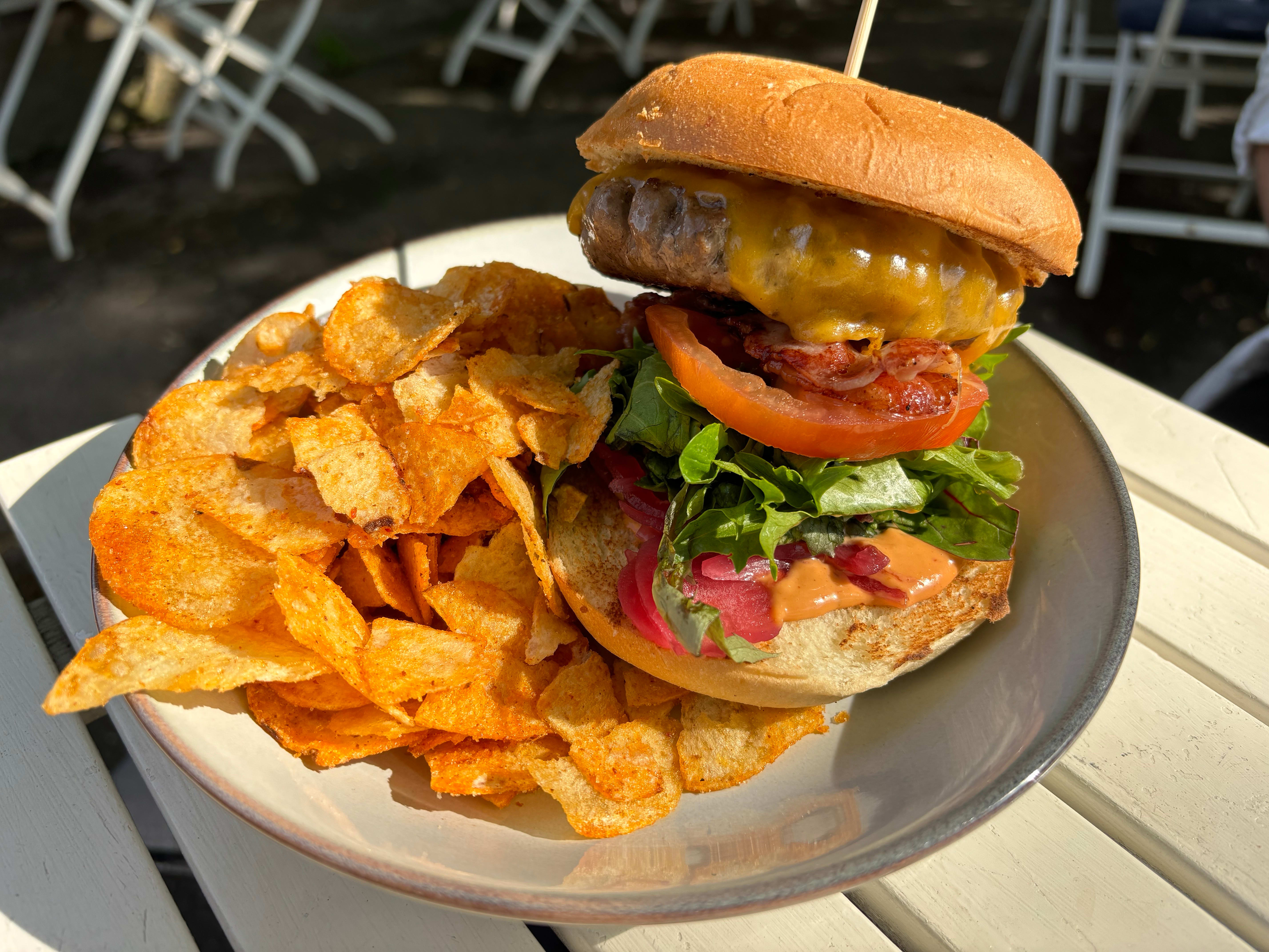 Burgeren på Herregårdskroen koster 245 kroner. 