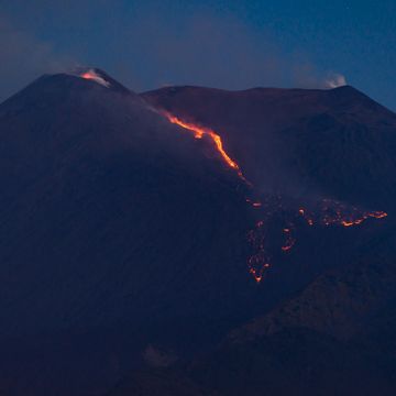 To flyplasser delvis stengt på Sicilia etter vulkanutbrudd