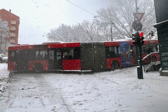 Hva skjedde egentlig? Er ikke Oslos busser skodd for snø? 