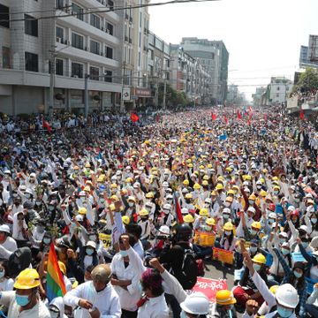 Hundretusener trosset juntaen og tok til gatene