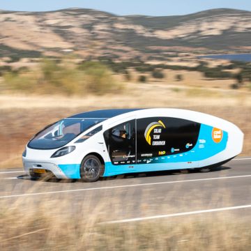 Kjørte hjemmelaget bil gjennom hele Europa på solenergi