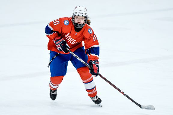 16-åringen er tidenes første sørlending på A-landslag i ishockey: – En stor drøm som går i oppfyllelse