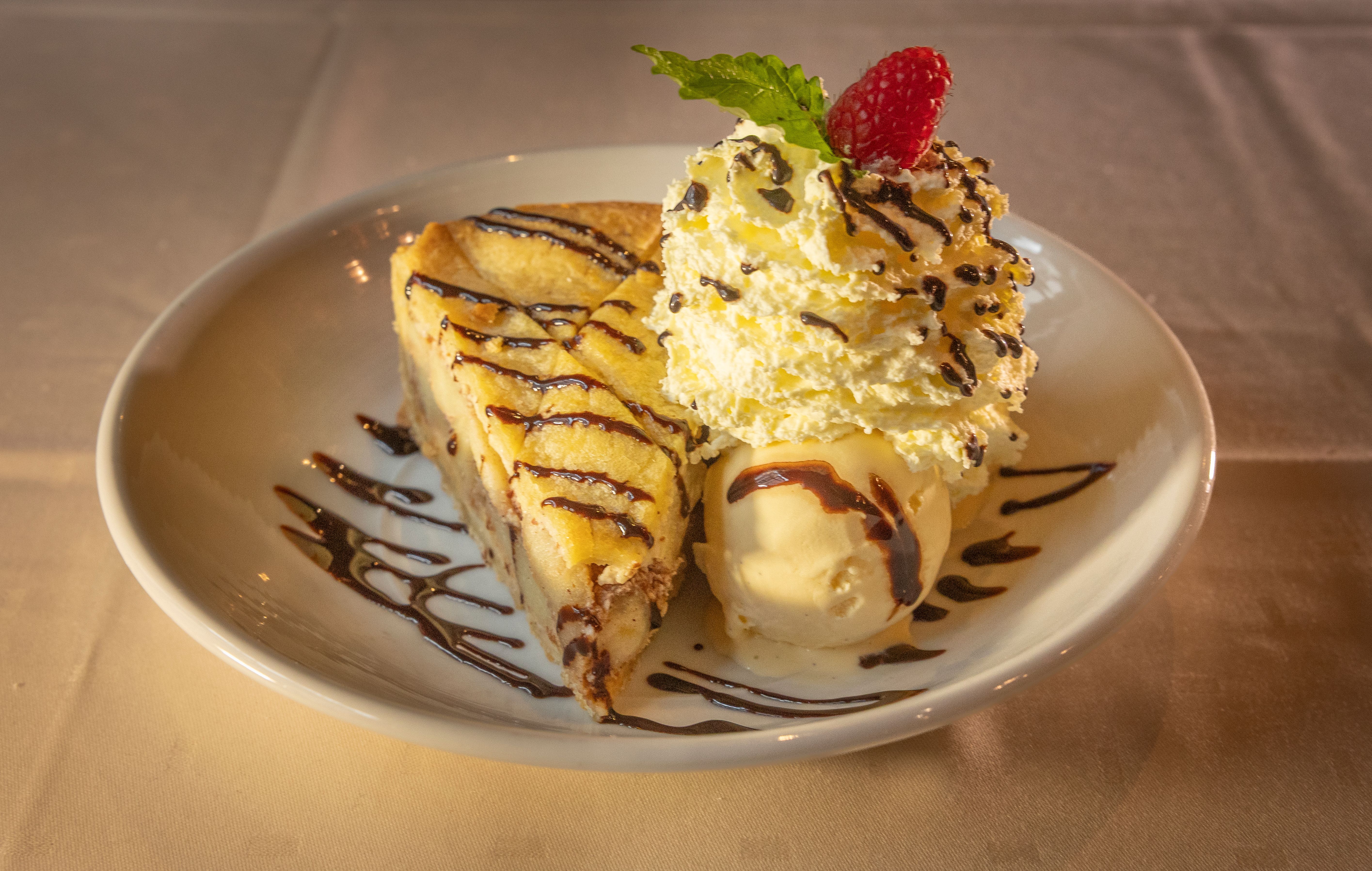 «Lorrys legendarisk store eplekake.»