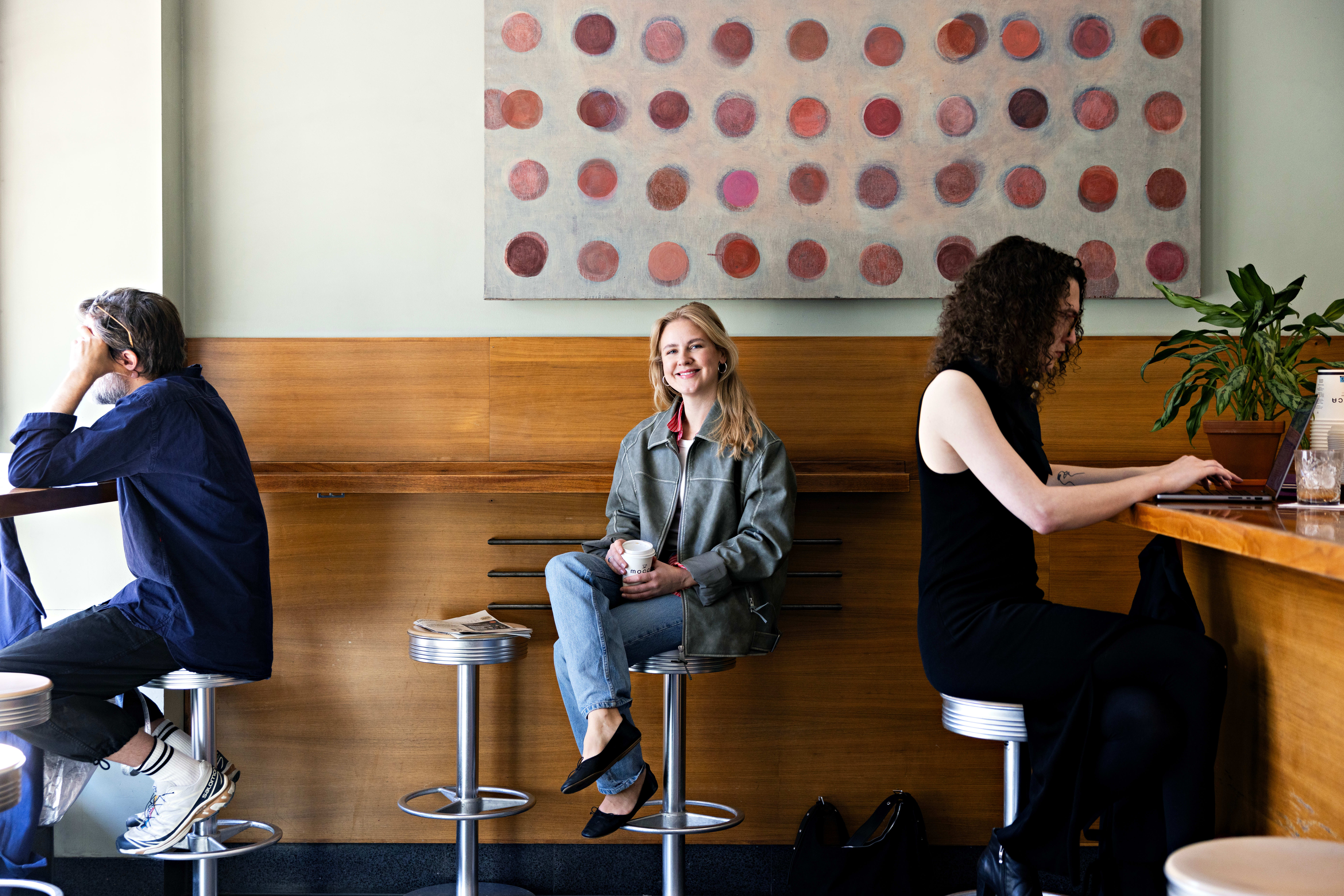 Emilie Skolmen liker også de fine detaljene på kaffesjappa Java. 