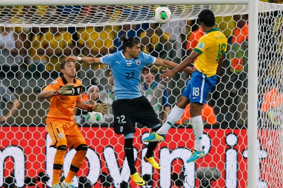 Sent Paulinho-mål sendte Brasil til finalen