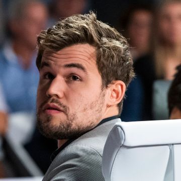 Carlsen refset eget spill i thrillerfinale mot 16-åring: – Helt motbydelig