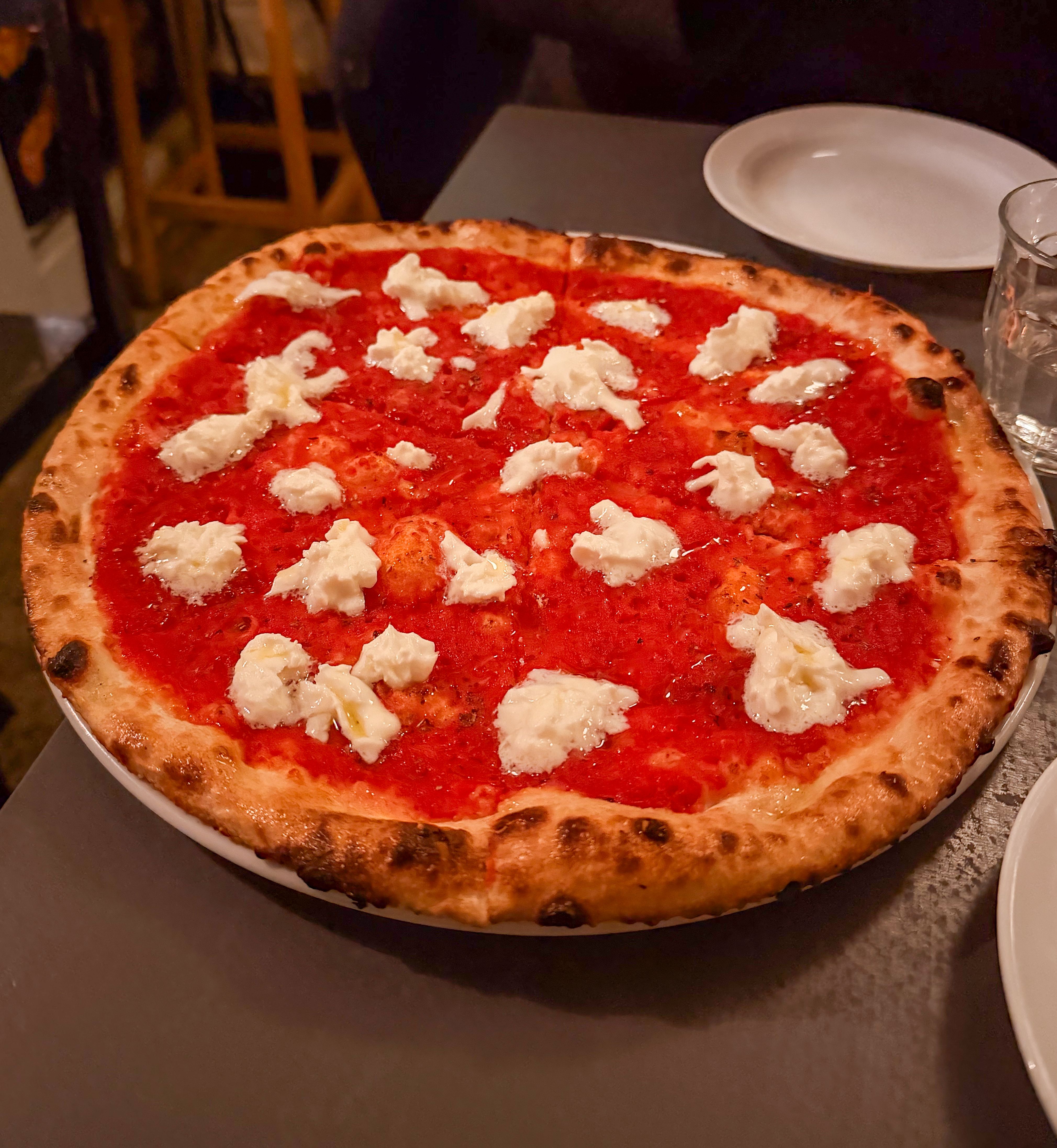 Babette er nevnt i Michelin-guiden og har flere utmerkelser for pizzaen sin.